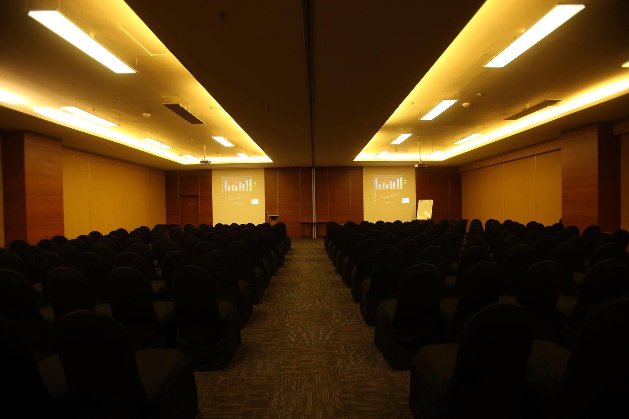 Keys Prima By Lemon Tree Hotels, Pimpri, Pune מראה חיצוני תמונה